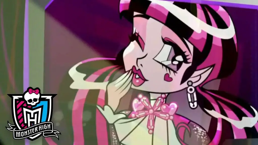 how tall is draculaura from monster high